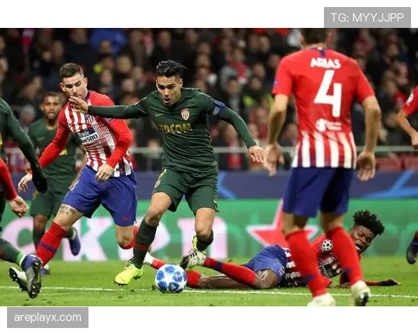 加拉塔萨雷攻防俱佳强势崛起，赛场表现引发广泛关注