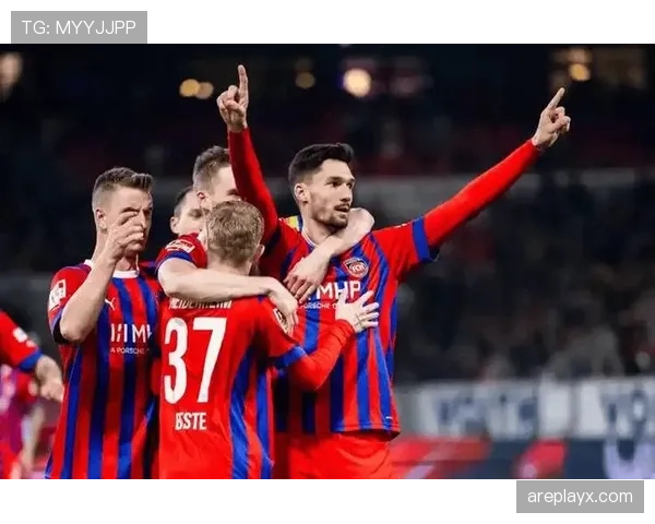 德甲保级大战白热化，各队拼尽全力上演生存之战