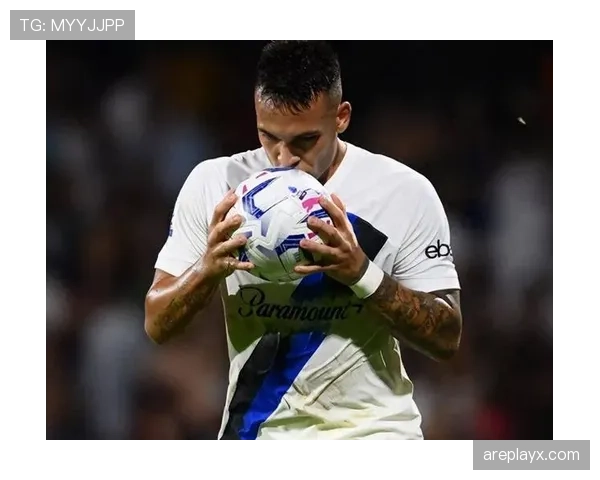 科雷亚闪耀球场:过人集锦尽显技巧与速度,亮眼表现助球队迎战新赛季 科雷亚闪耀球场:过人集锦尽显技巧与速度,亮眼表现助球队迎战新赛季