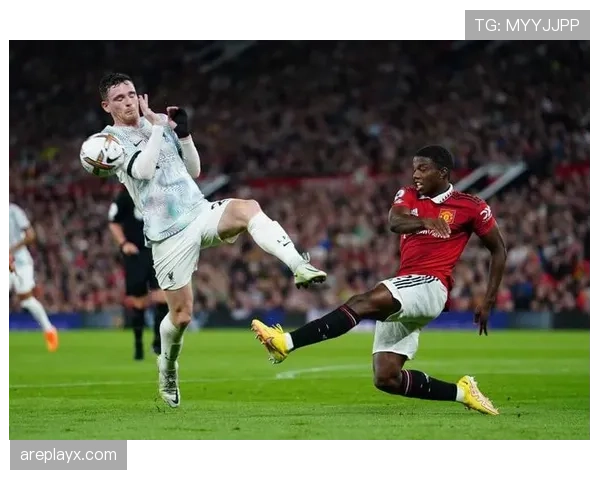 滕哈赫的空间利用战术解析