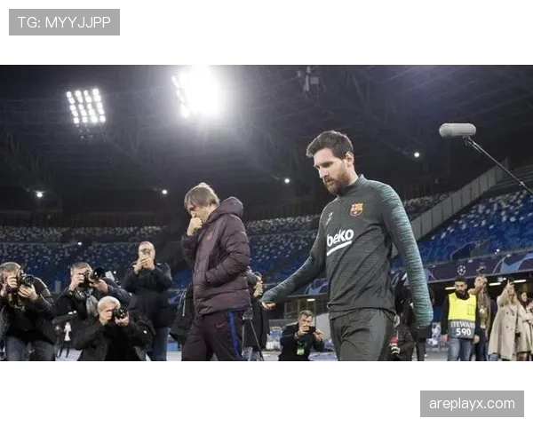 皮克这奢侈生活我是真的服，足球场上猛男回家竟是爱收集名画的小文青？